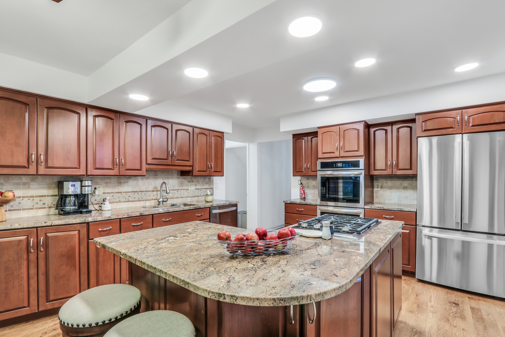 2310 Malik Court, Glenview, IL 60025