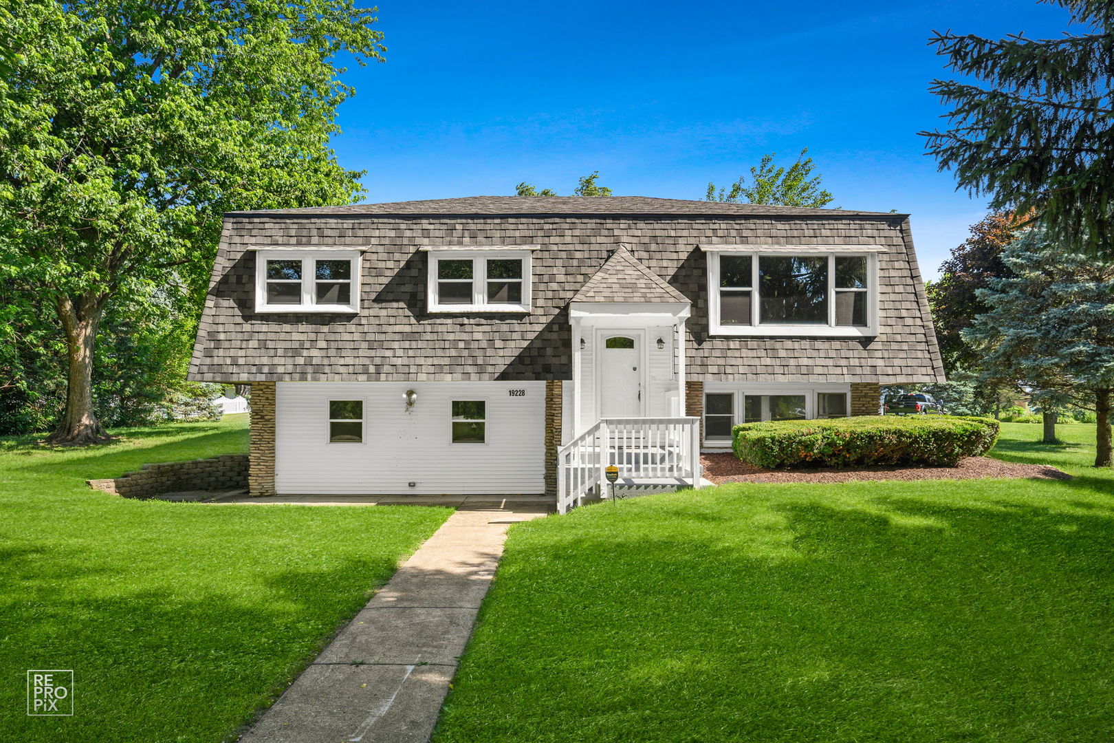 19228 W Quail Court, Elwood, IL 60421