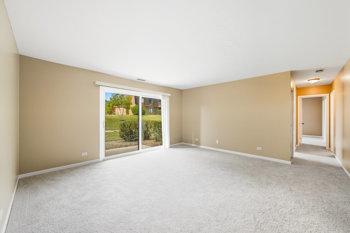 712 TIPPERARY Court #1C, Schaumburg, IL 60193