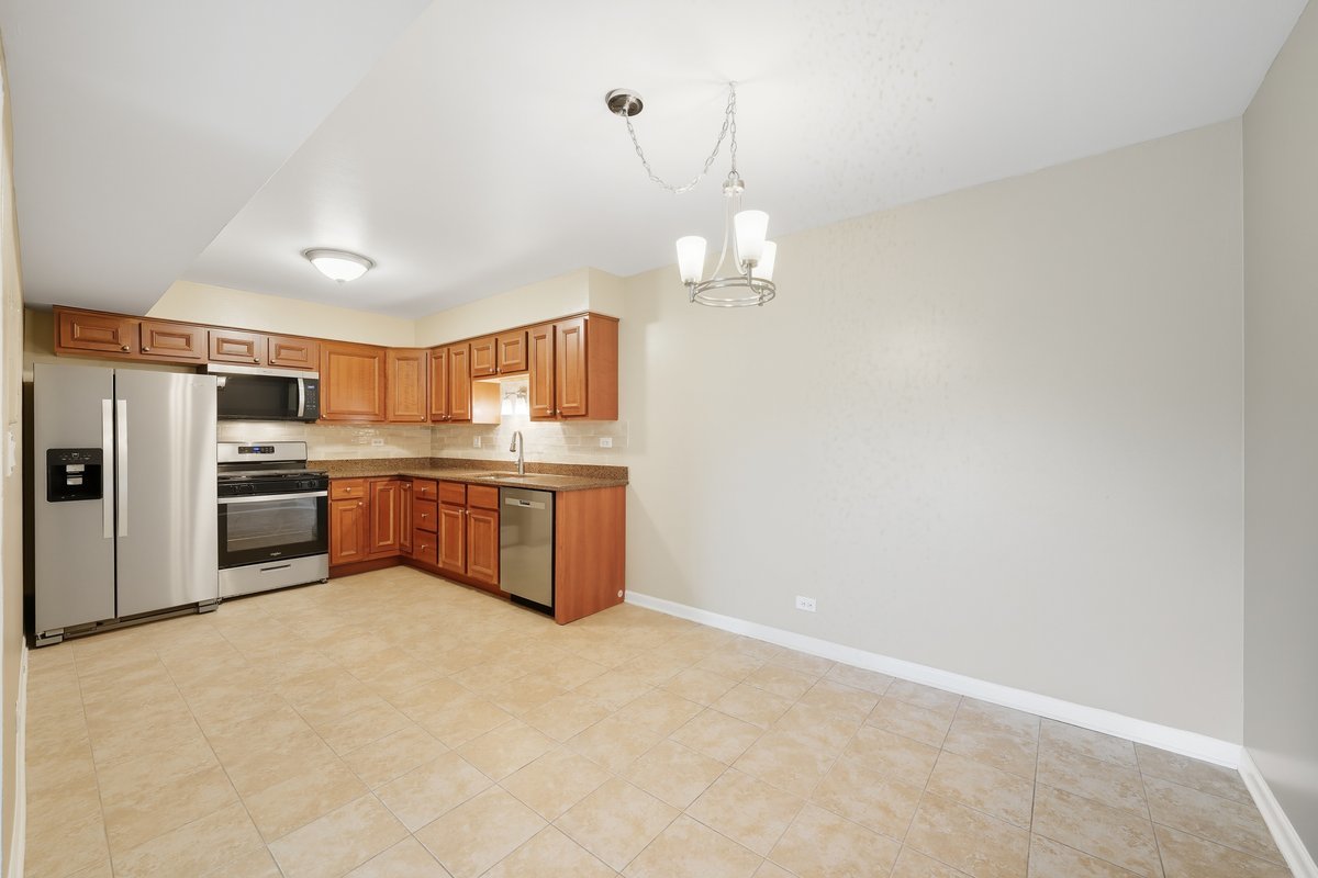 712 TIPPERARY Court #1C, Schaumburg, IL 60193