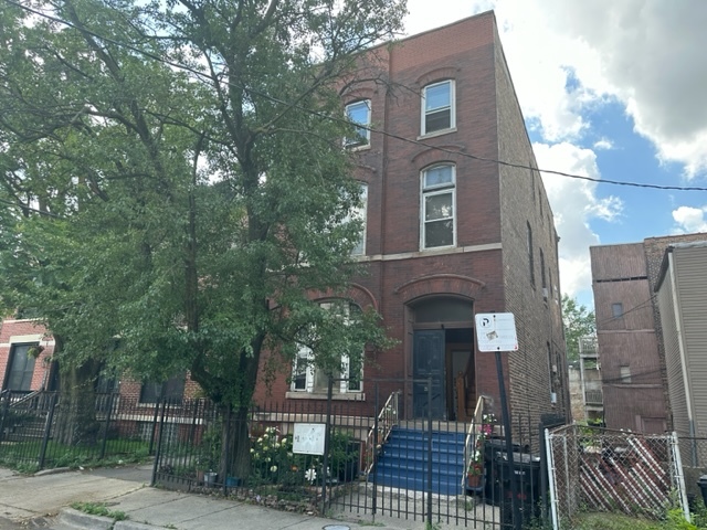2349 W Grenshaw Street, Chicago, IL 60612