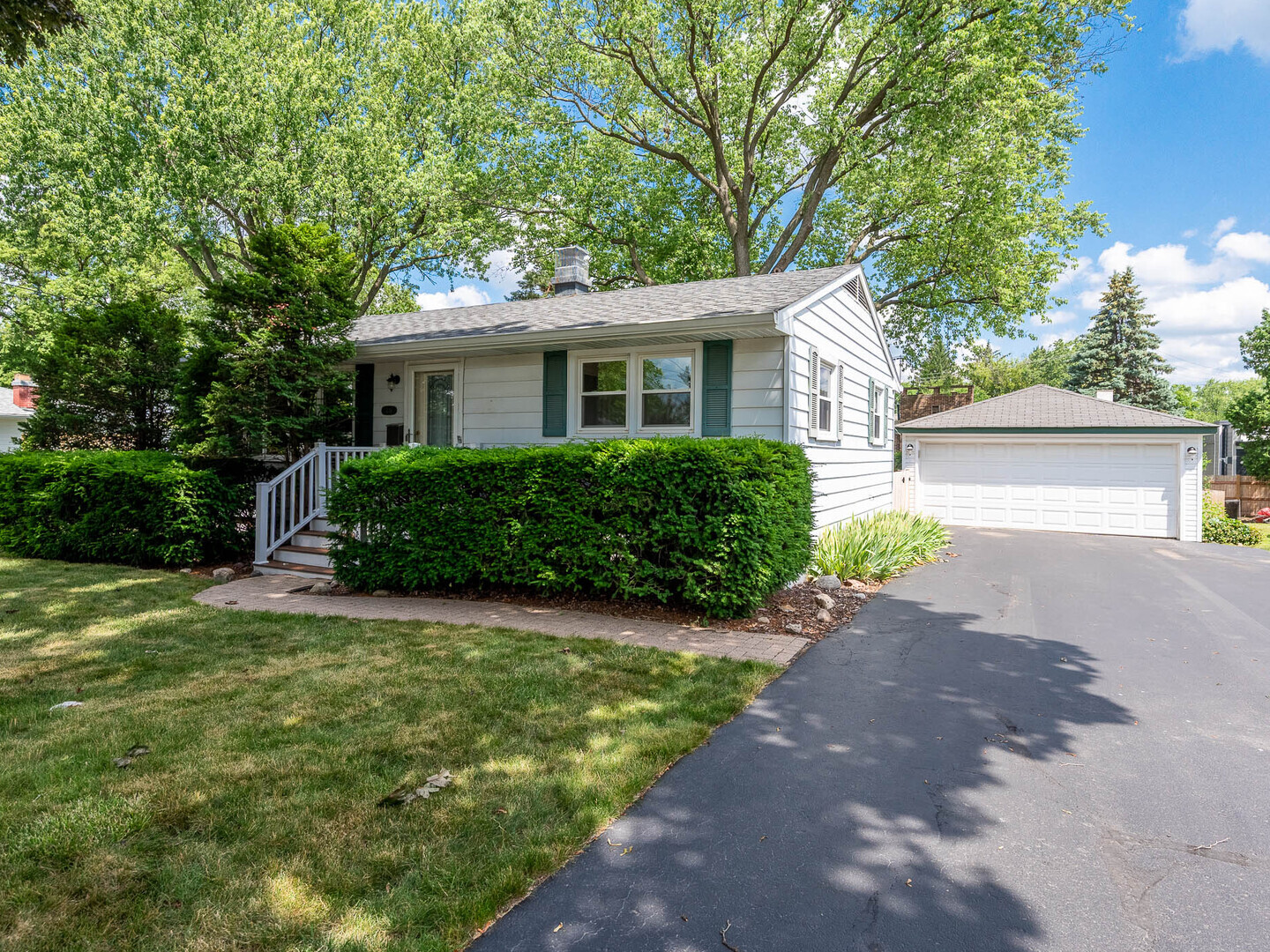 136 Ross Avenue, Cary, IL 60013