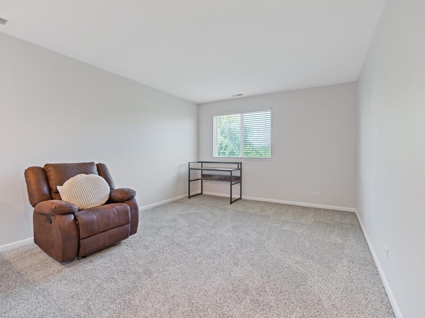 434 S Dollinger Drive, Romeoville, IL 60446