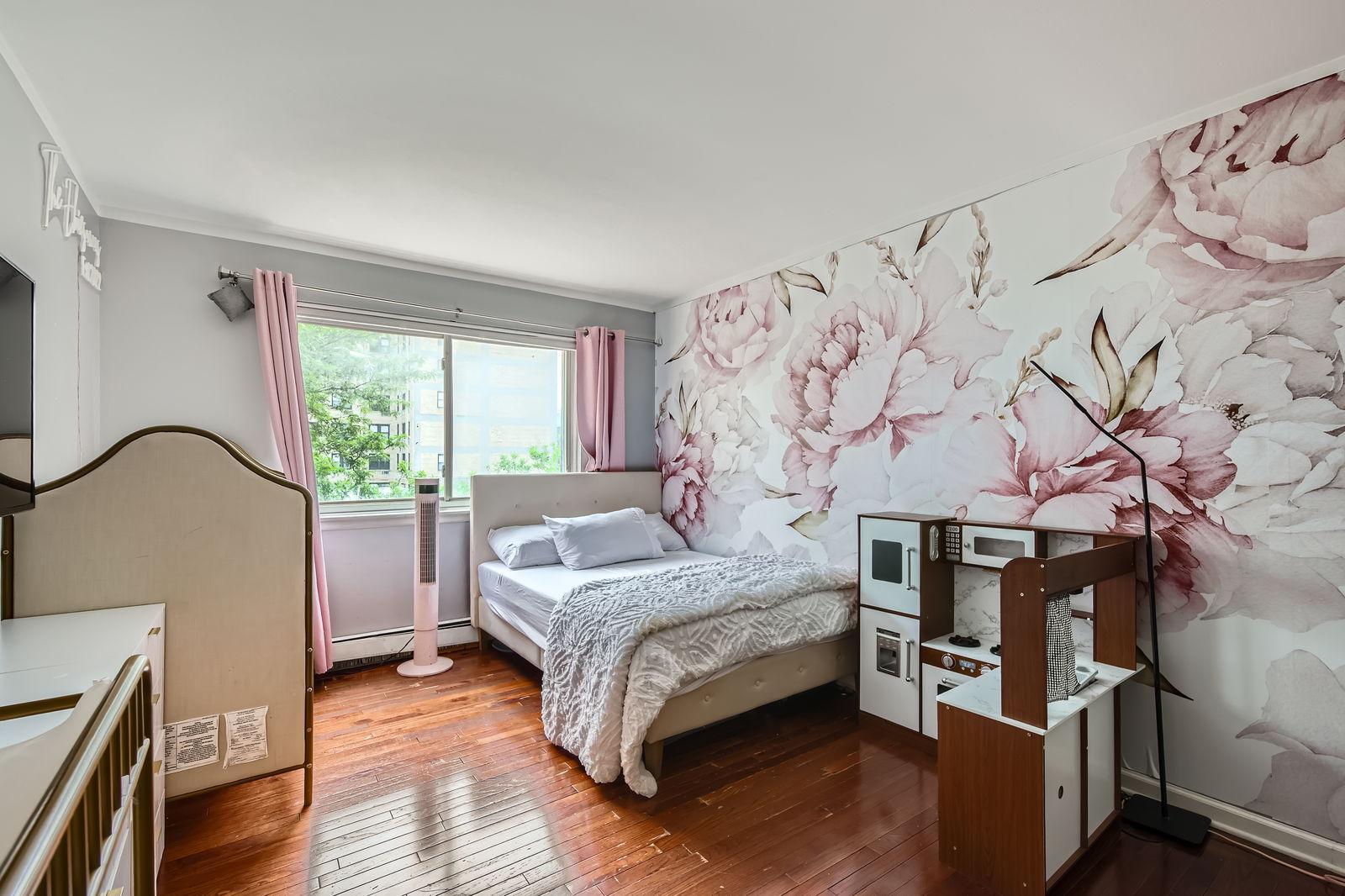 5100 N Sheridan Road #410, Chicago, IL 60640