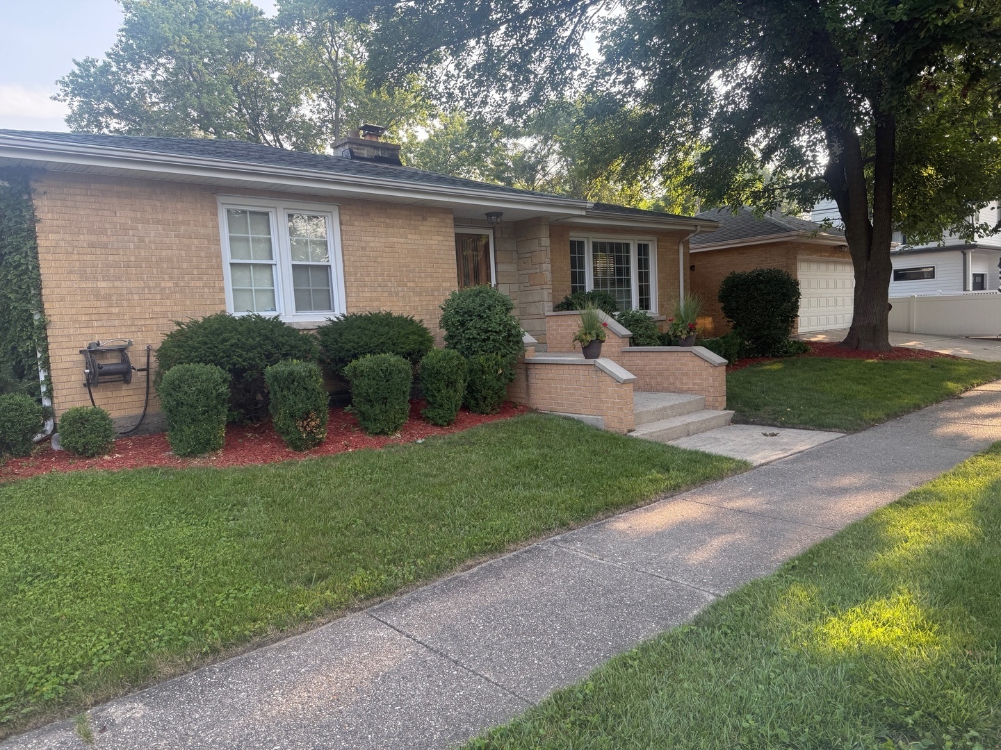 901 Florence Drive, Park Ridge, IL 60068