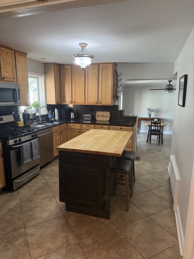 901 Florence Drive, Park Ridge, IL 60068