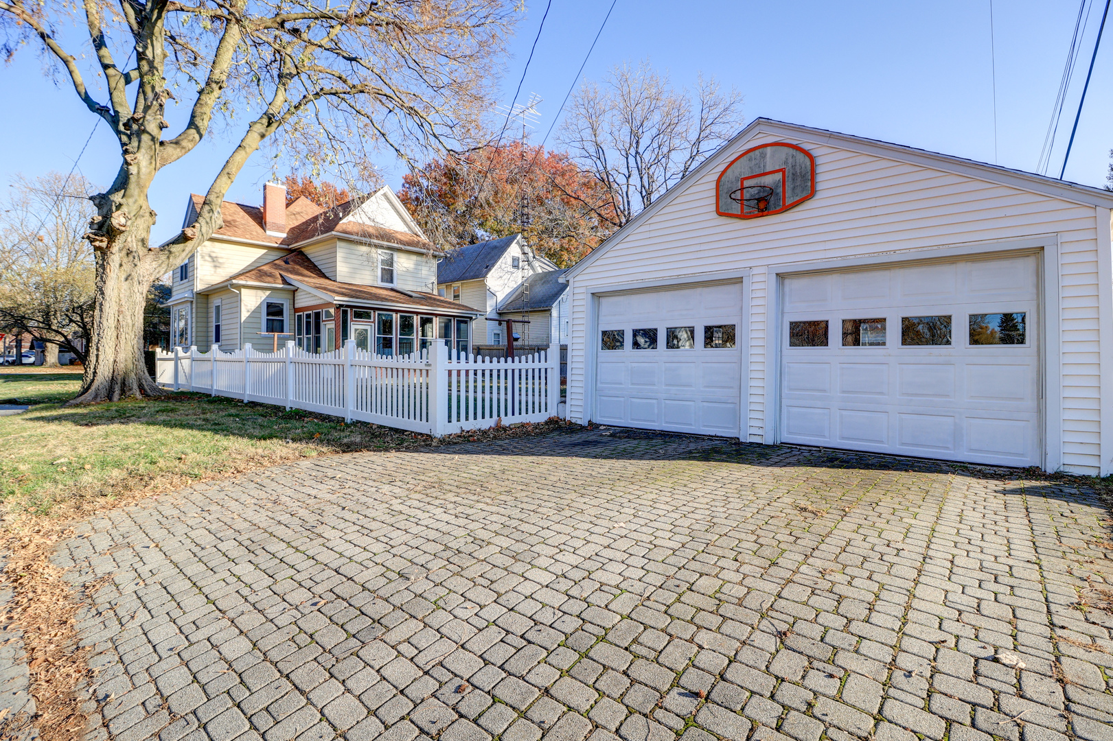 511 7th Avenue, Sterling, IL 61081