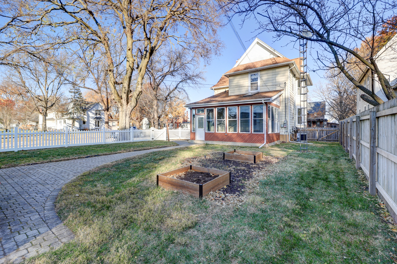 511 7th Avenue, Sterling, IL 61081