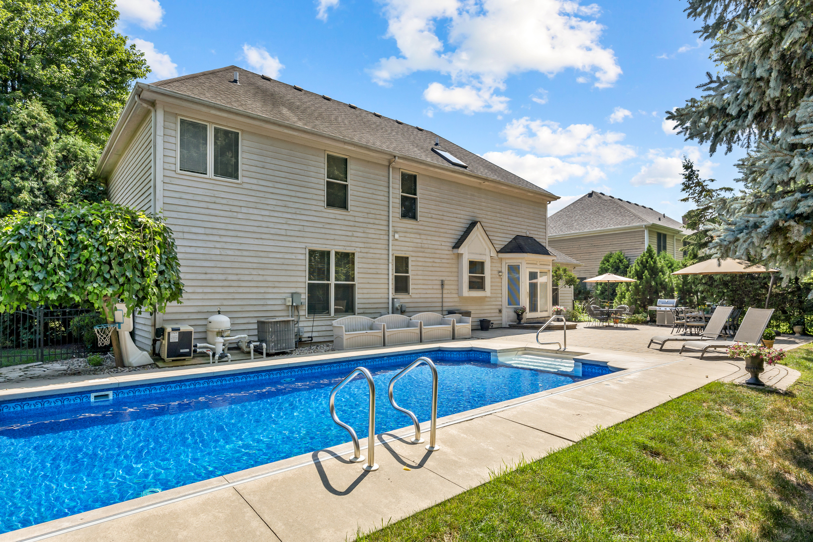 262 Hawk Hollow Drive, Bartlett, IL 60103