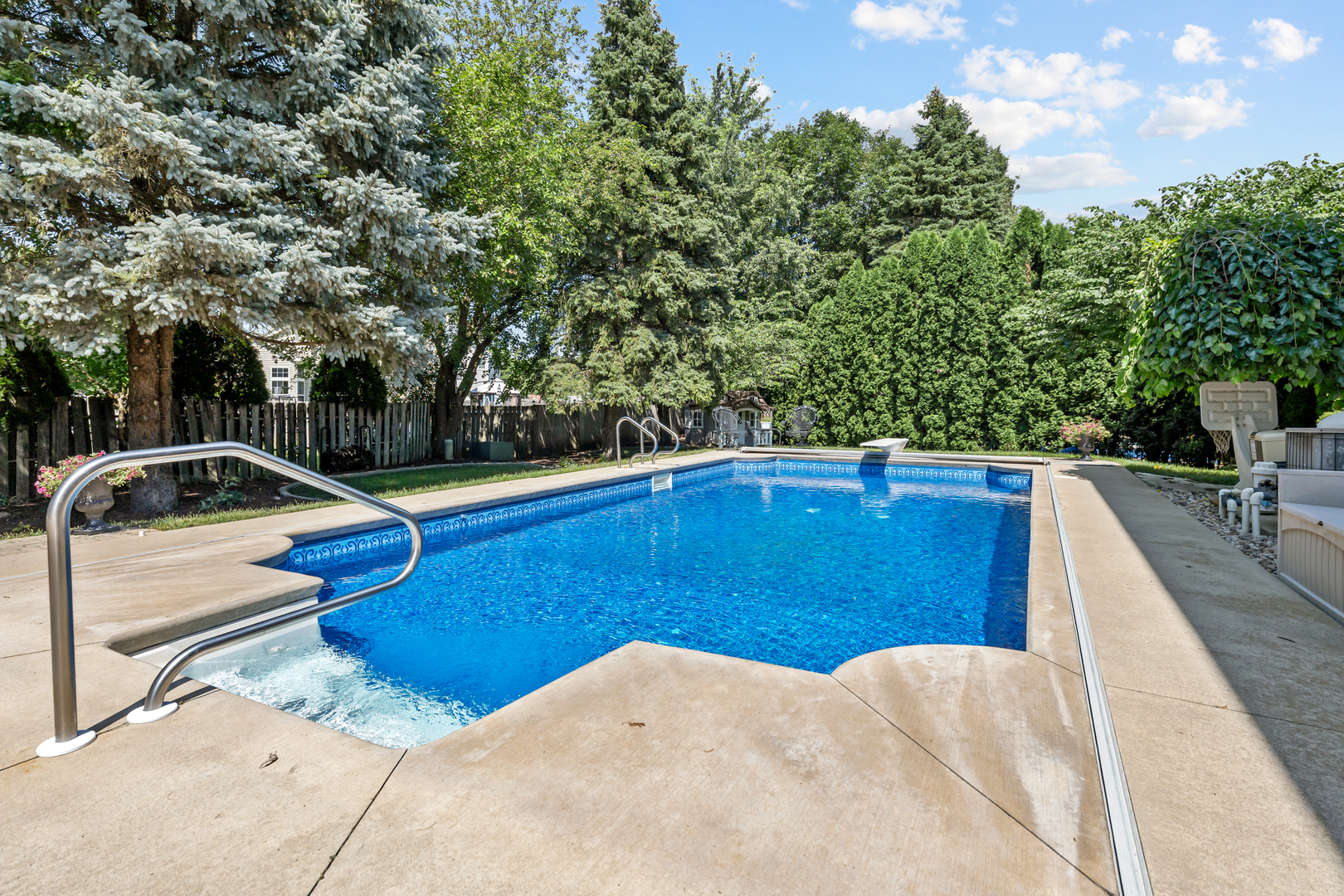 262 Hawk Hollow Drive, Bartlett, IL 60103
