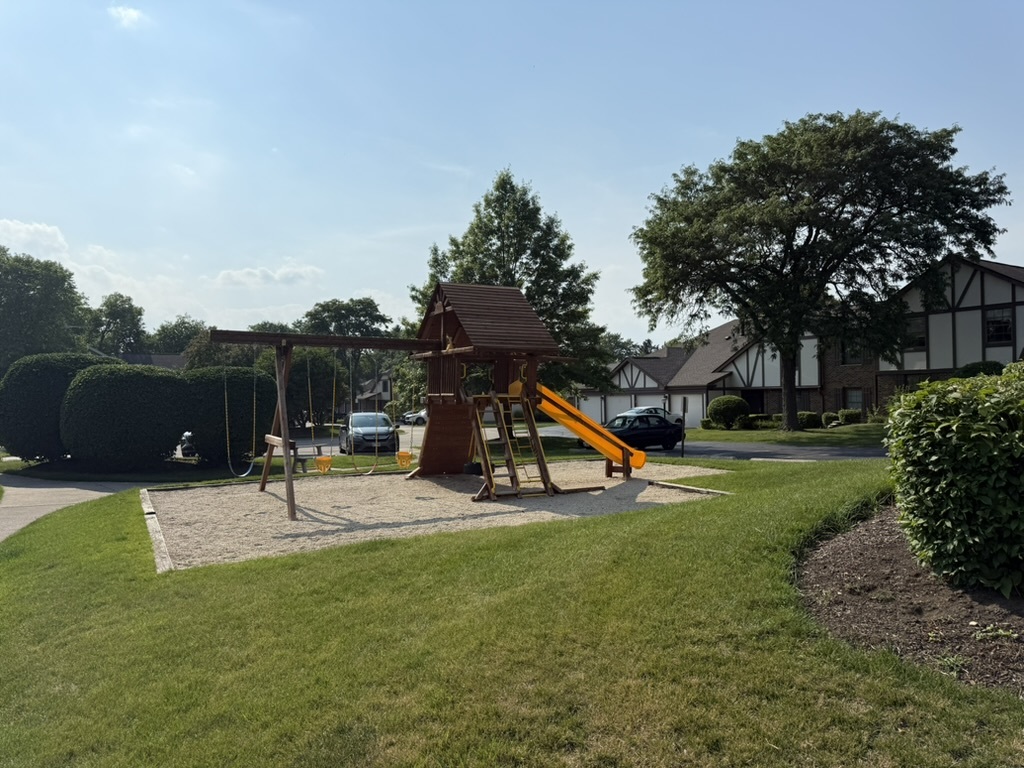 324 Oak Meadow Court #D1, Schaumburg, IL 60193