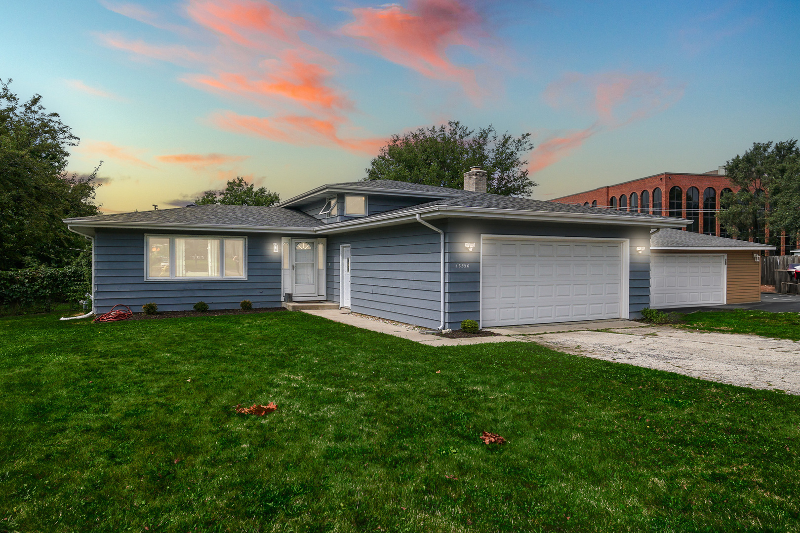 1S550 Nimitz Road, Oakbrook Terrace, IL 60181