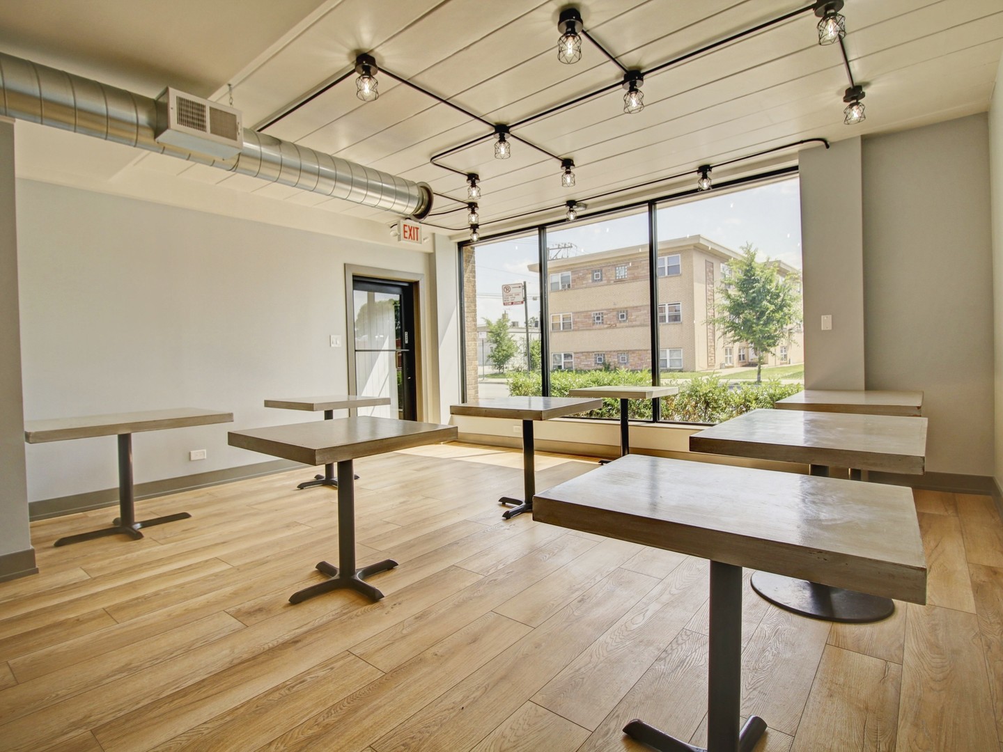 3938 N Central Avenue, Chicago, IL 60634