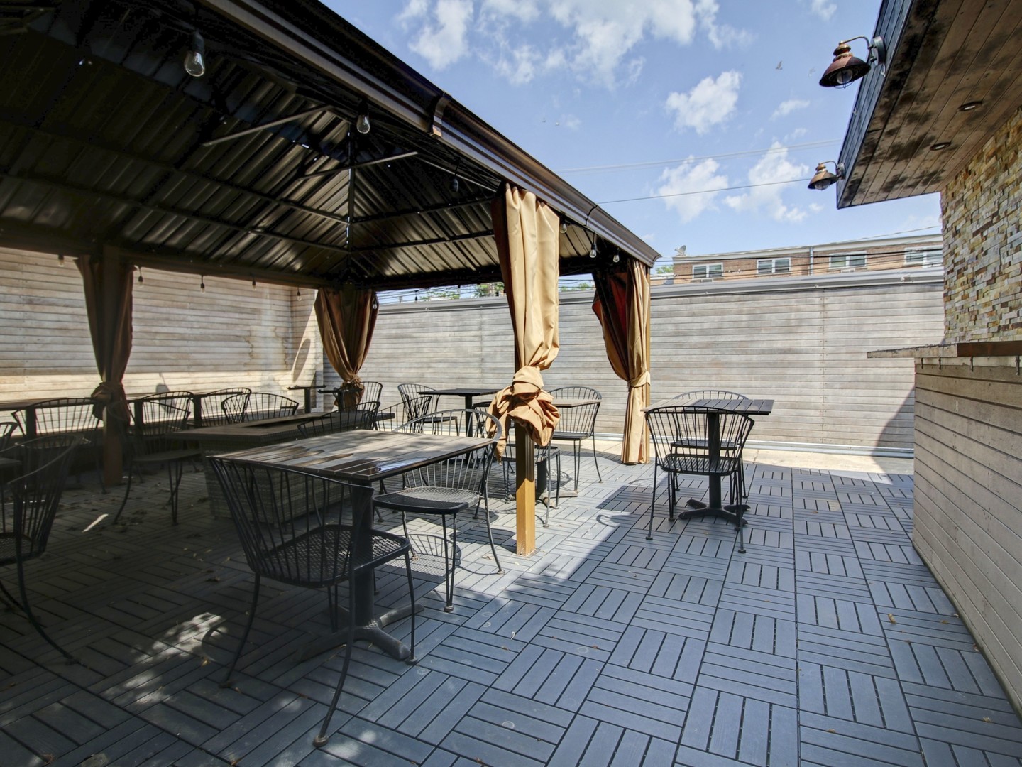 3938 N Central Avenue, Chicago, IL 60634