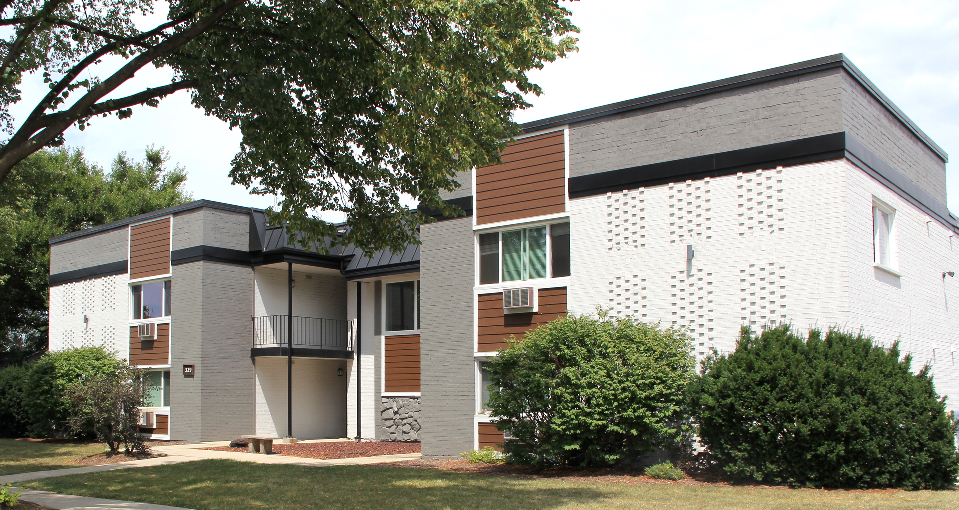 329 W Kimbell Avenue #13, Elmhurst, IL 60126