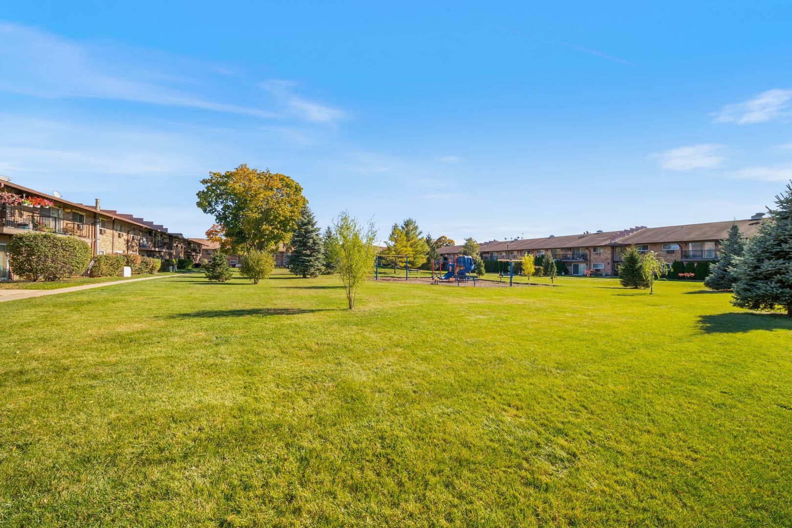 826 E Old Willow Road #103, Prospect Heights, IL 60070