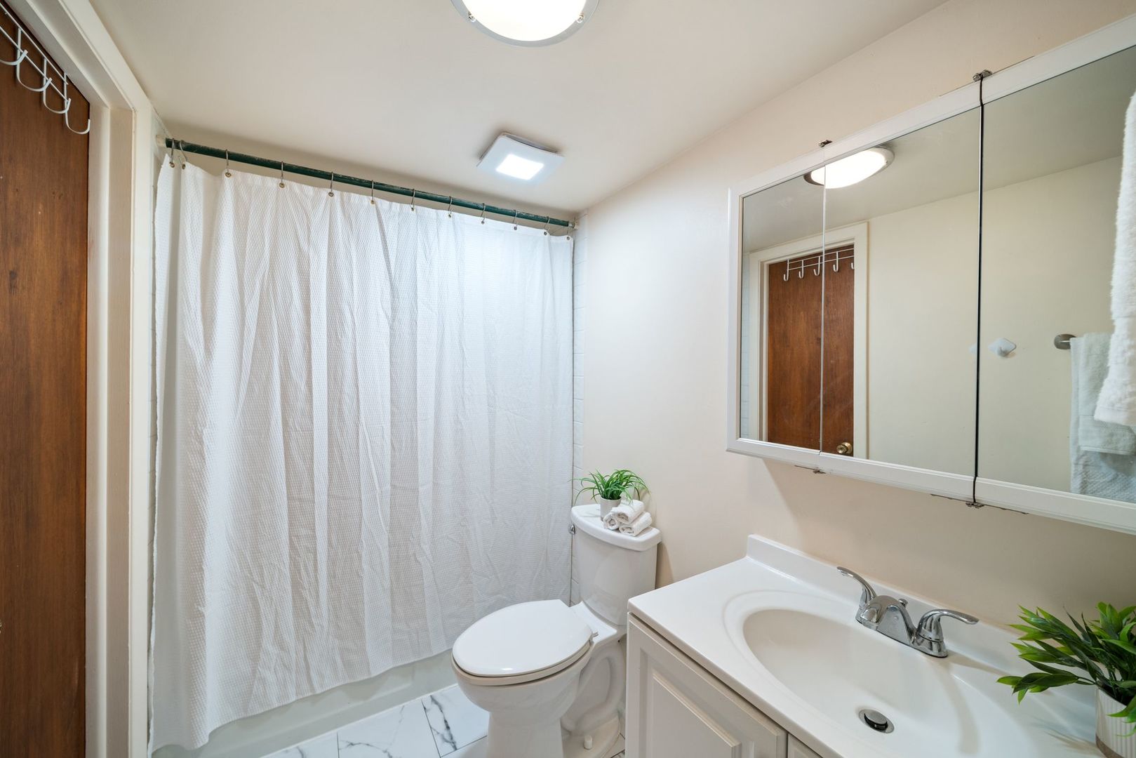 826 E Old Willow Road #103, Prospect Heights, IL 60070