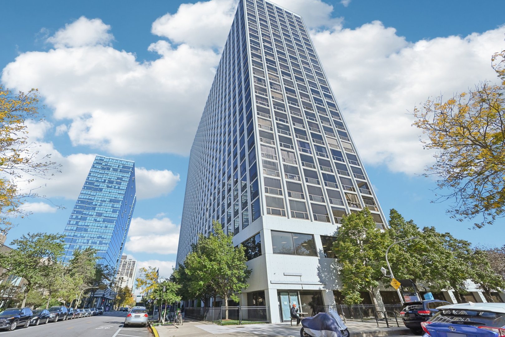 4343 N Clarendon Avenue #1004, Chicago, IL 60613