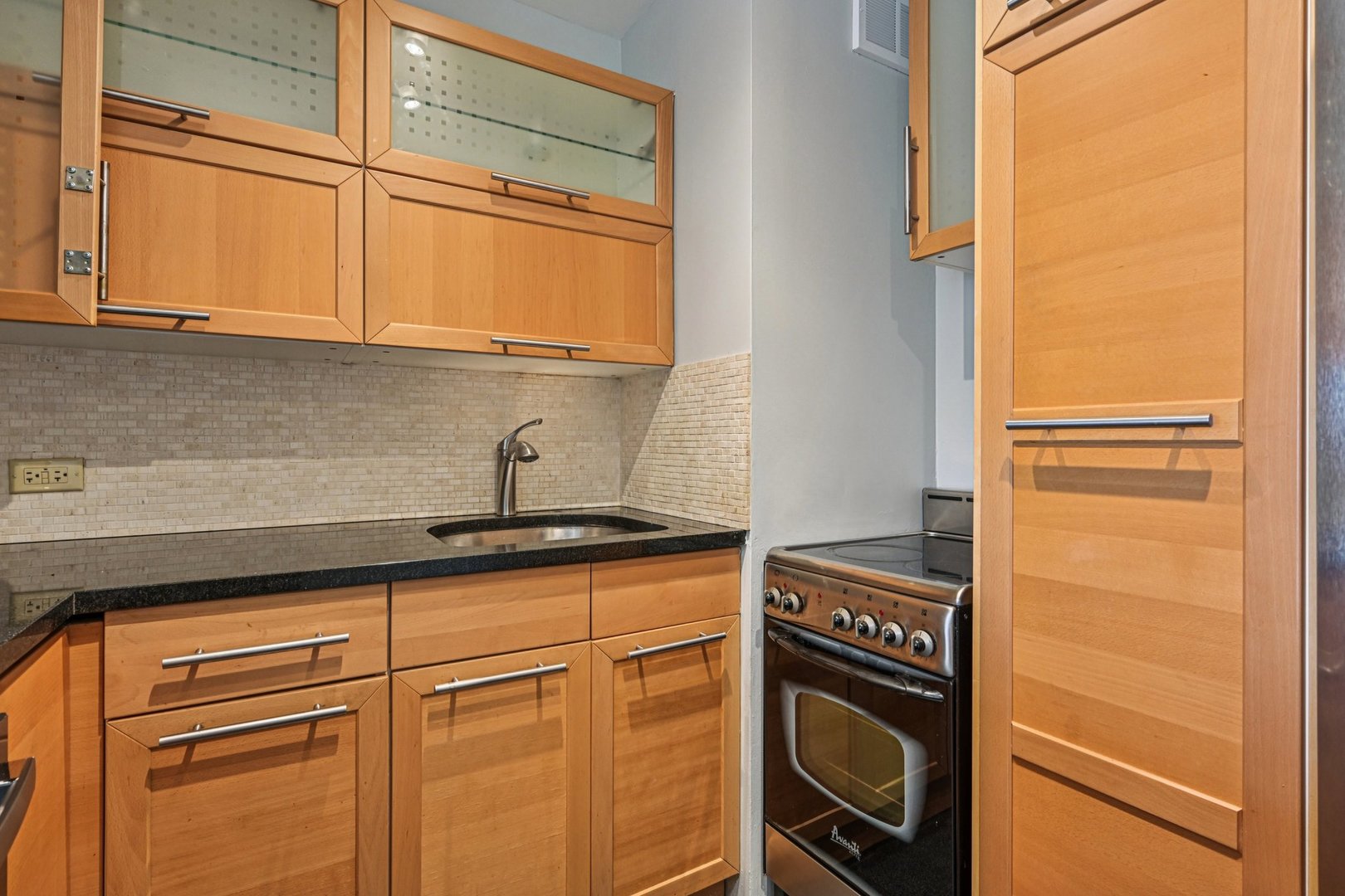 4343 N Clarendon Avenue #1004, Chicago, IL 60613