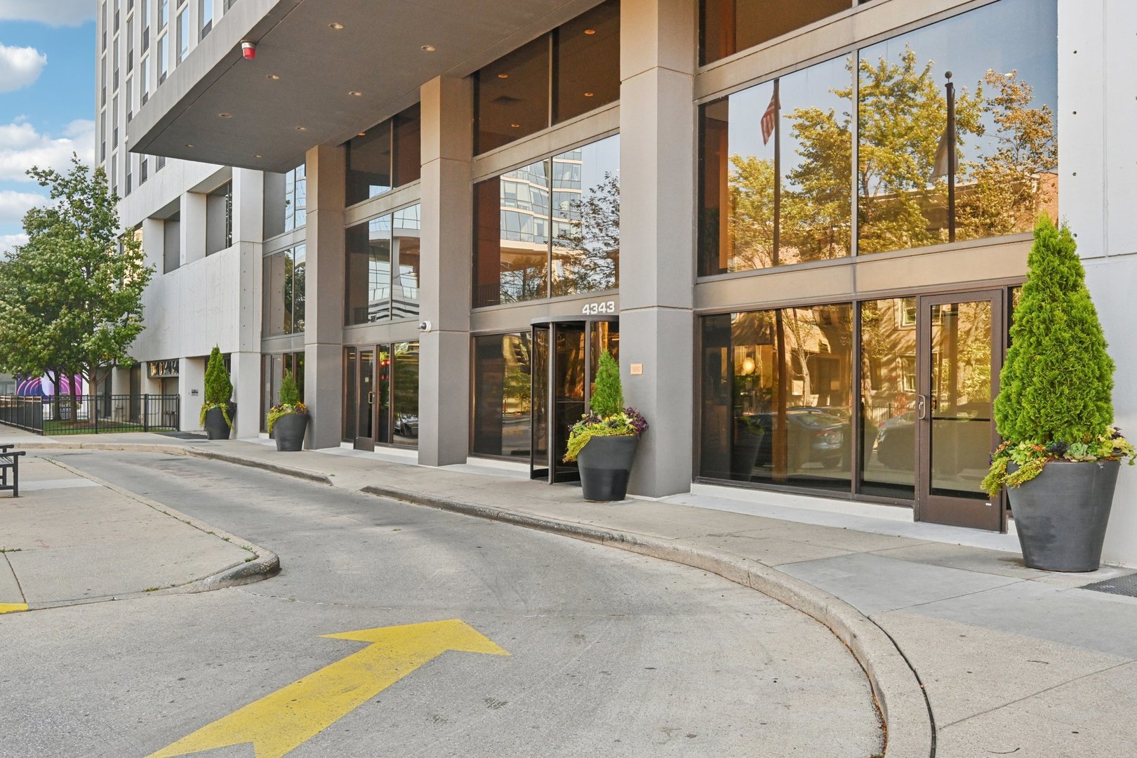 4343 N Clarendon Avenue #1004, Chicago, IL 60613