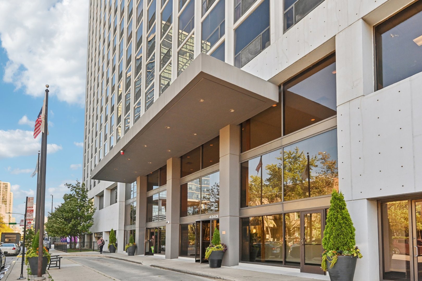 4343 N Clarendon Avenue #1004, Chicago, IL 60613