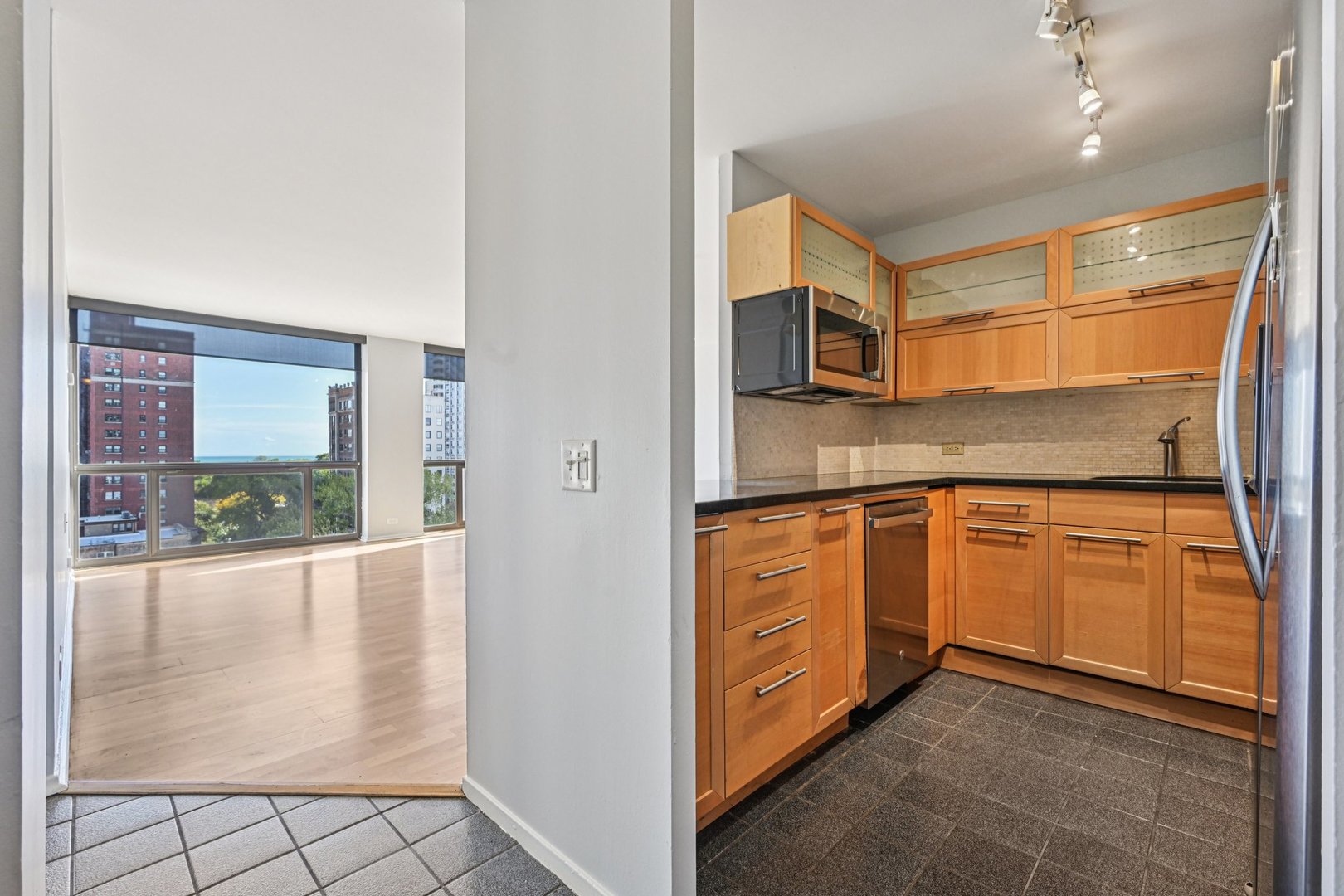 4343 N Clarendon Avenue #1004, Chicago, IL 60613