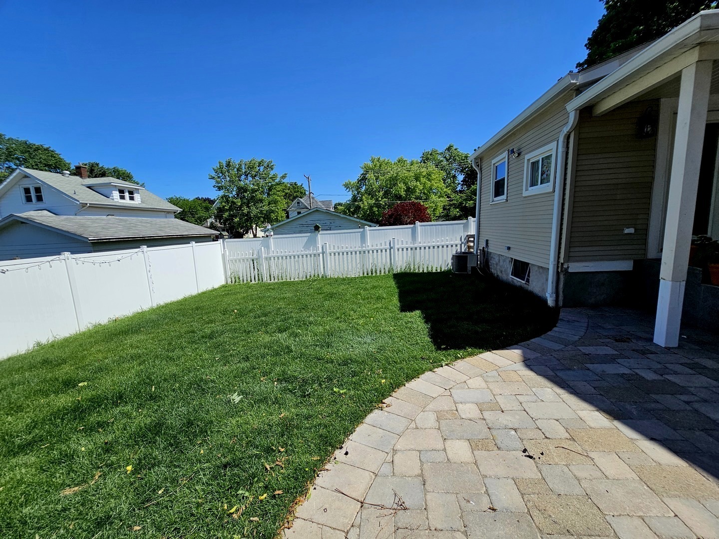 121 N Governor Street, Sycamore, IL 60178
