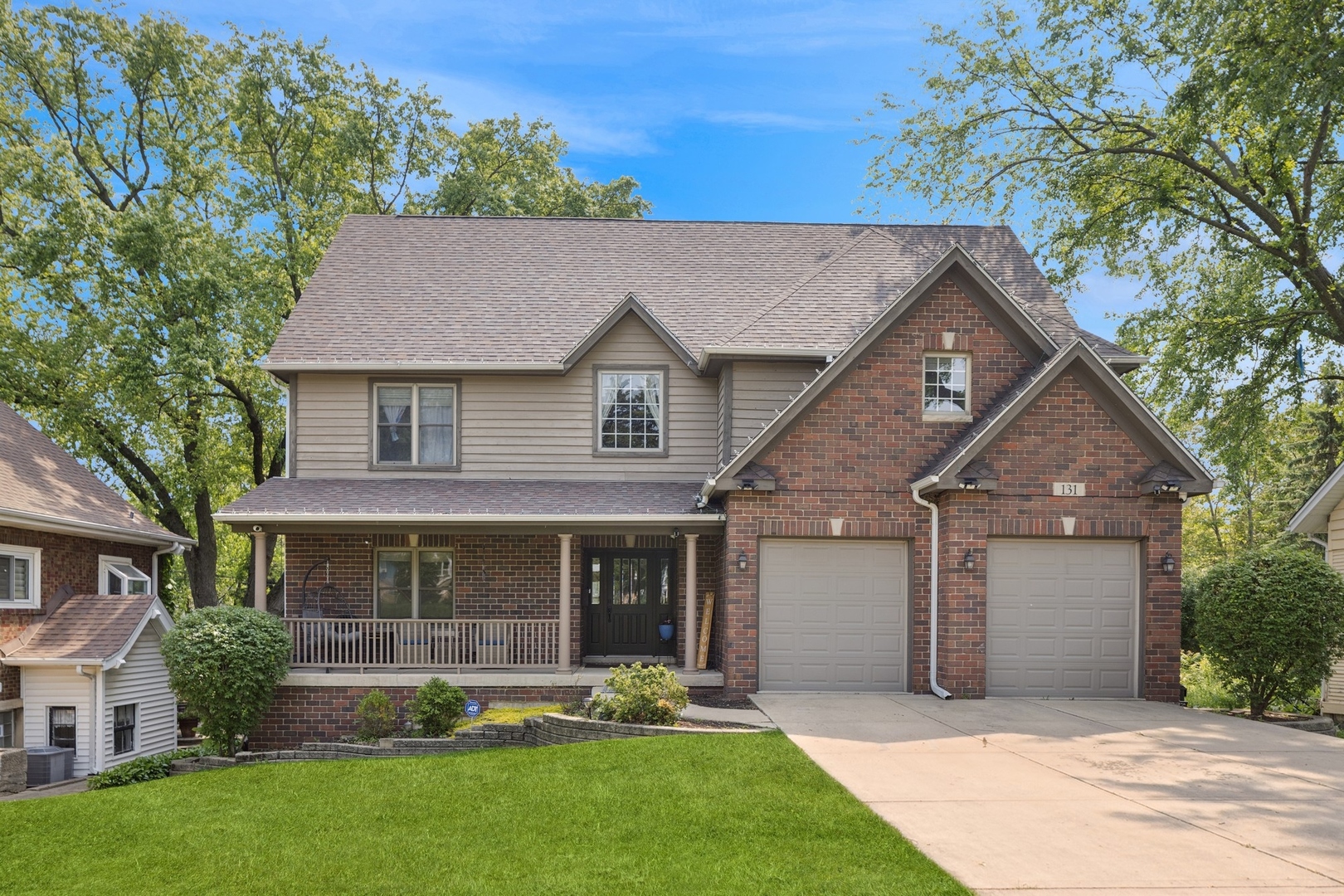 131 N WILMETTE Avenue, Westmont, IL 60559