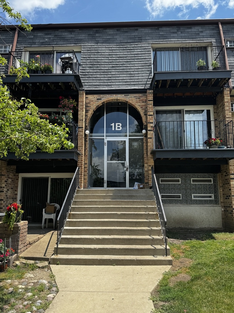 1B E Dundee Quarter Drive #102, Palatine, IL 60074
