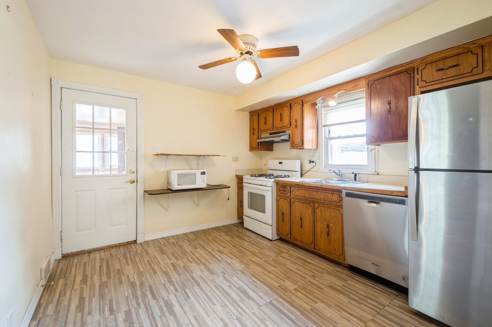 6450 W Montrose Avenue, Harwood Heights, IL 60706
