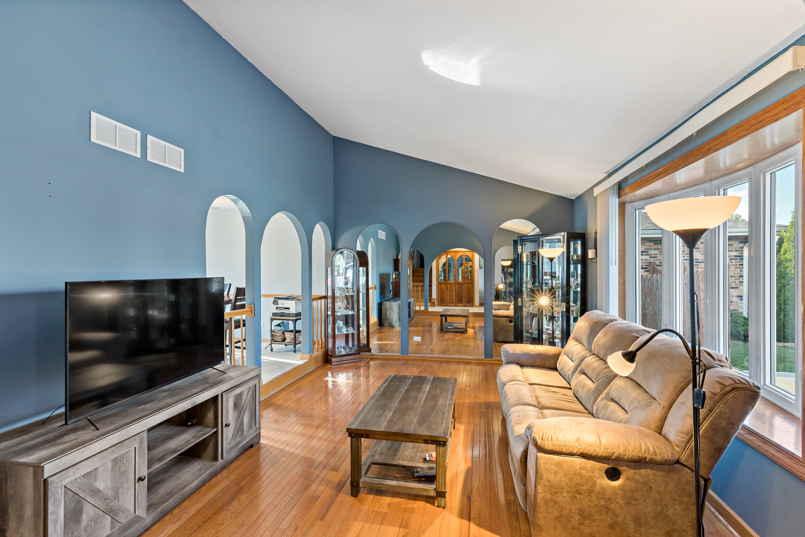 16544 Parkview Avenue, Tinley Park, IL 60477