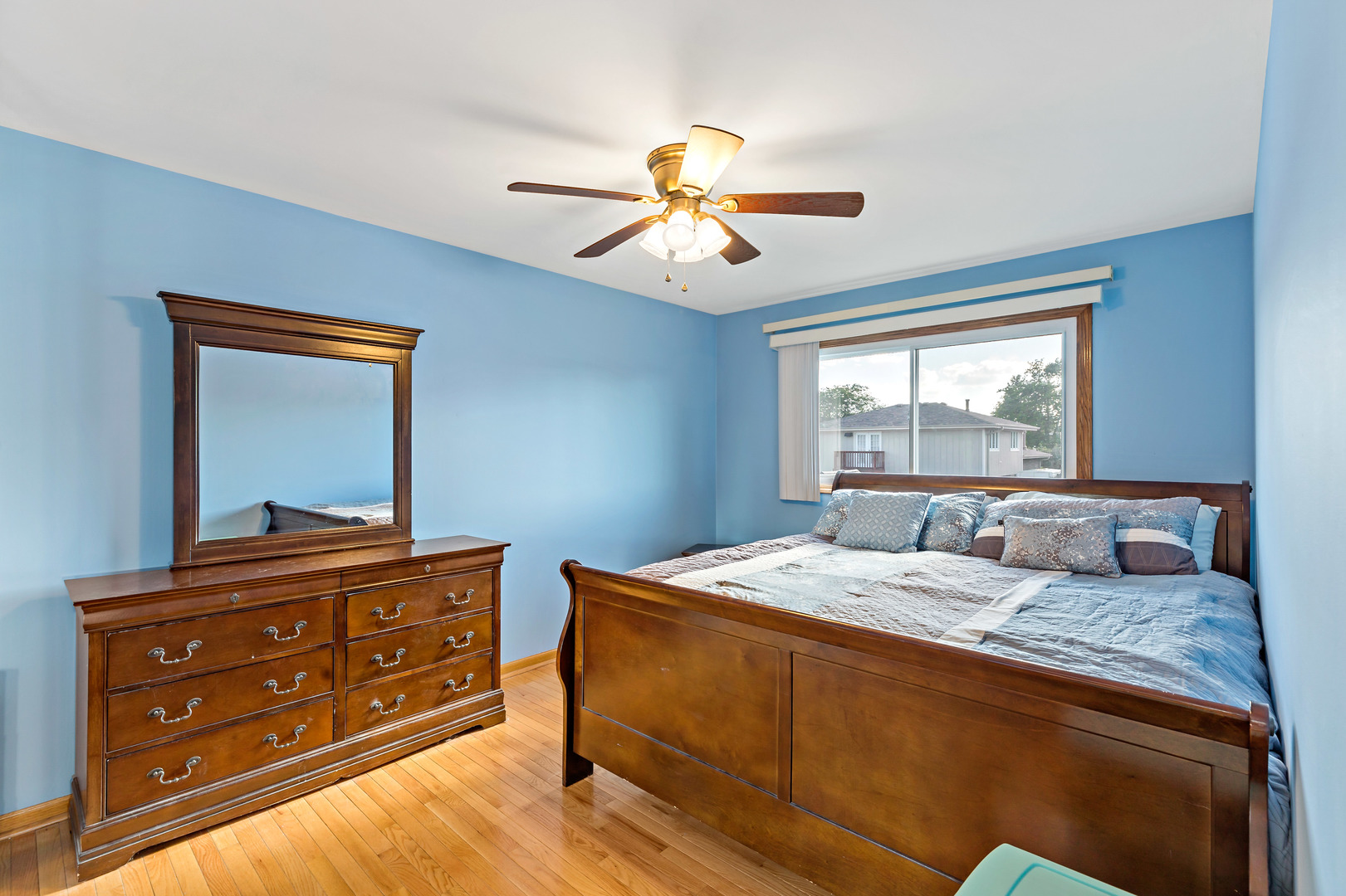 16544 Parkview Avenue, Tinley Park, IL 60477