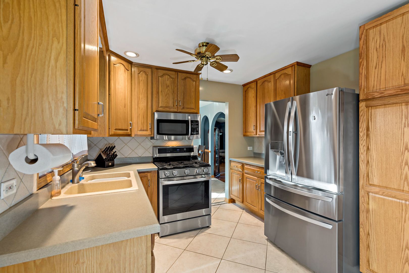 16544 Parkview Avenue, Tinley Park, IL 60477