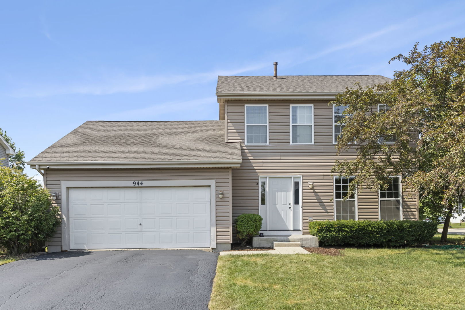 944 W Briarcliff Road, Bolingbrook, IL 60440