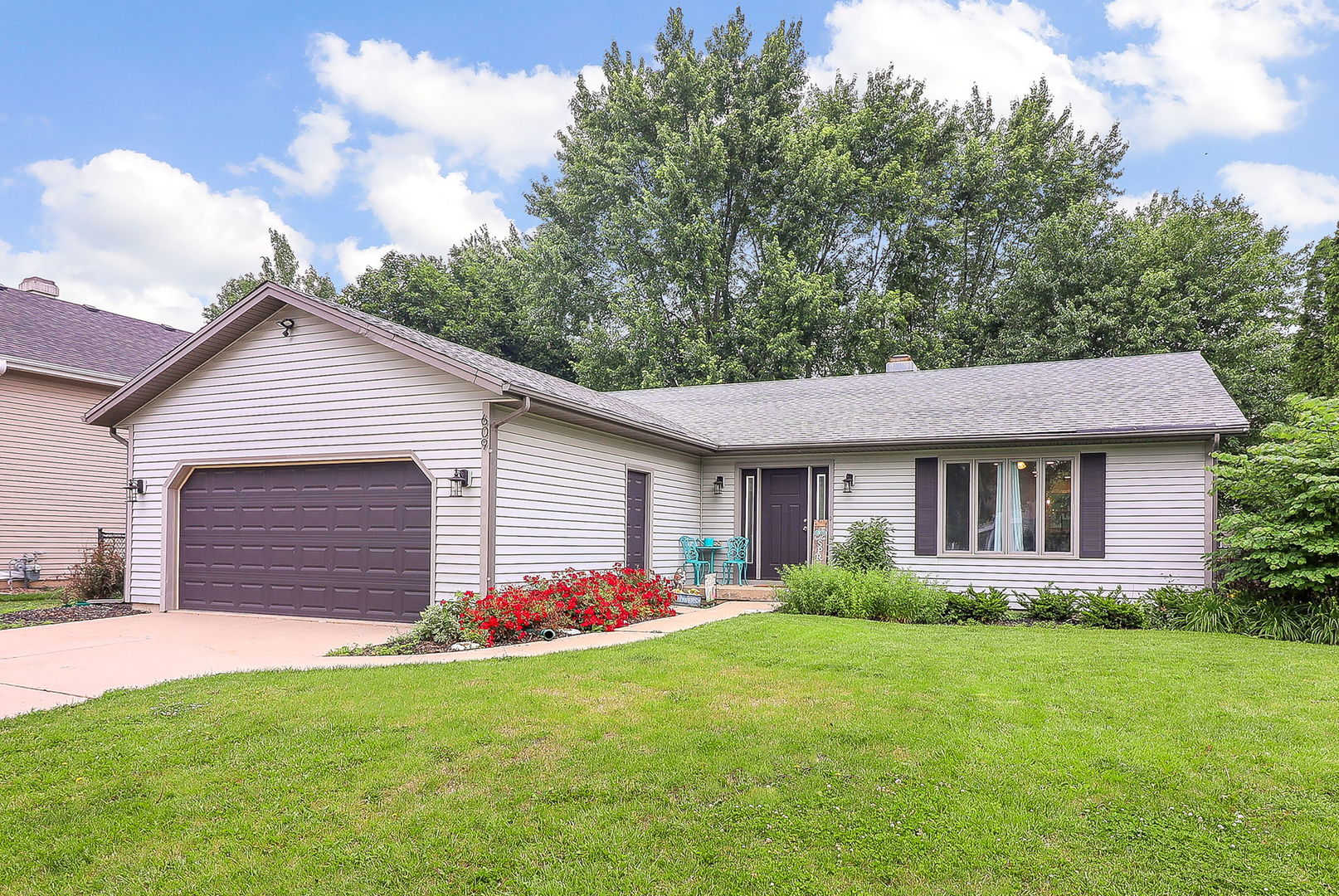 609 N Lyle Avenue, Elgin, IL 60123