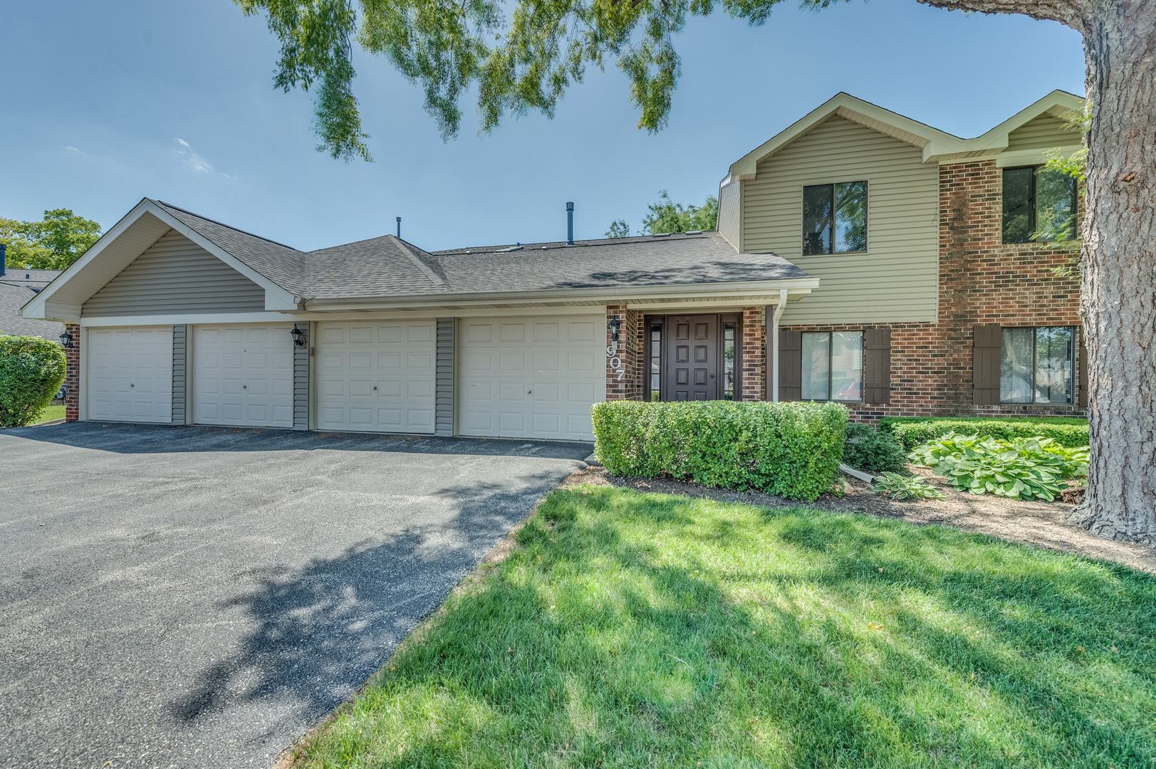 907 Cross Creek Drive #BB2, Roselle, IL 60172