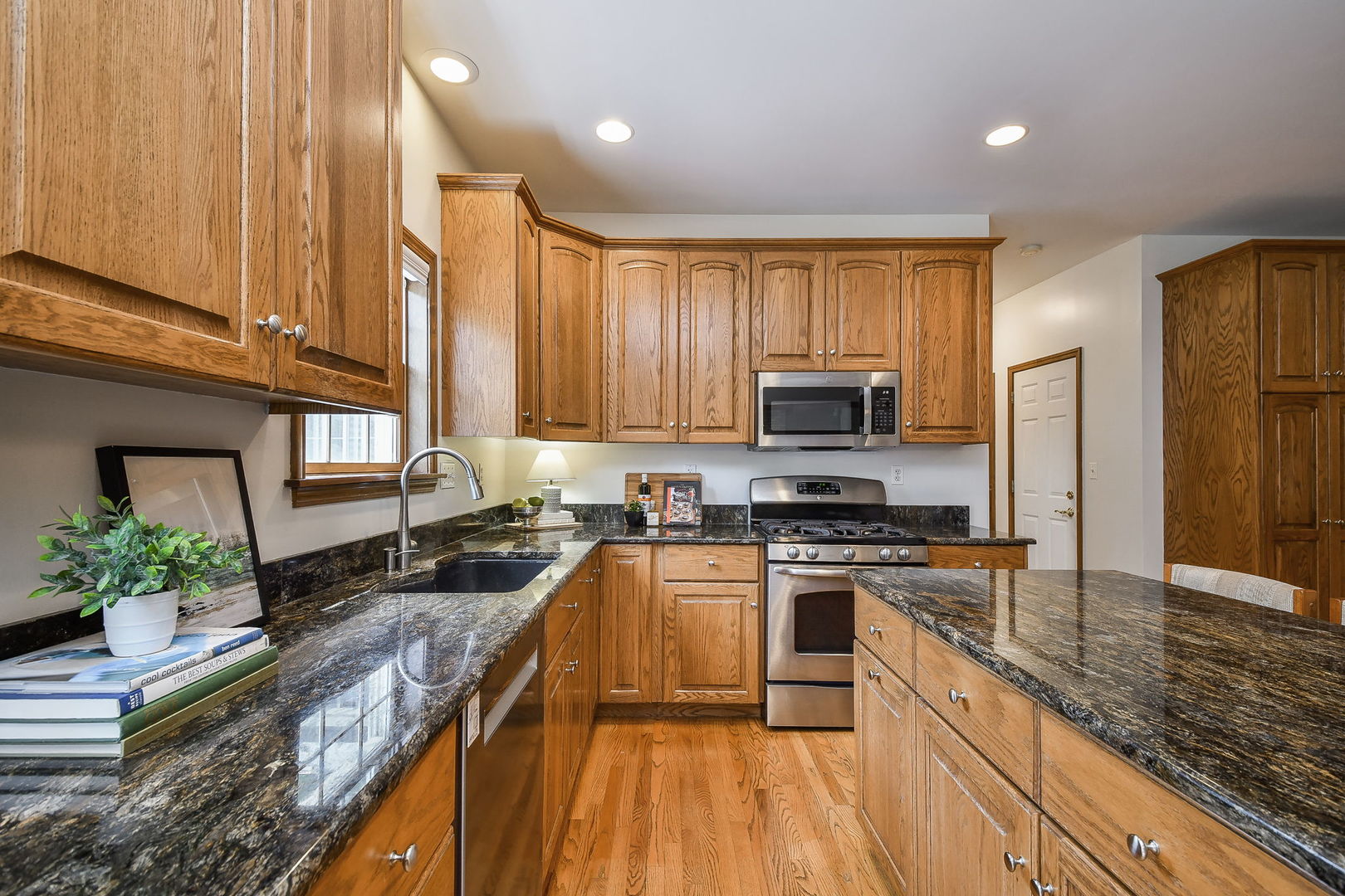 39W201 Pauley Square, Geneva, IL 60134