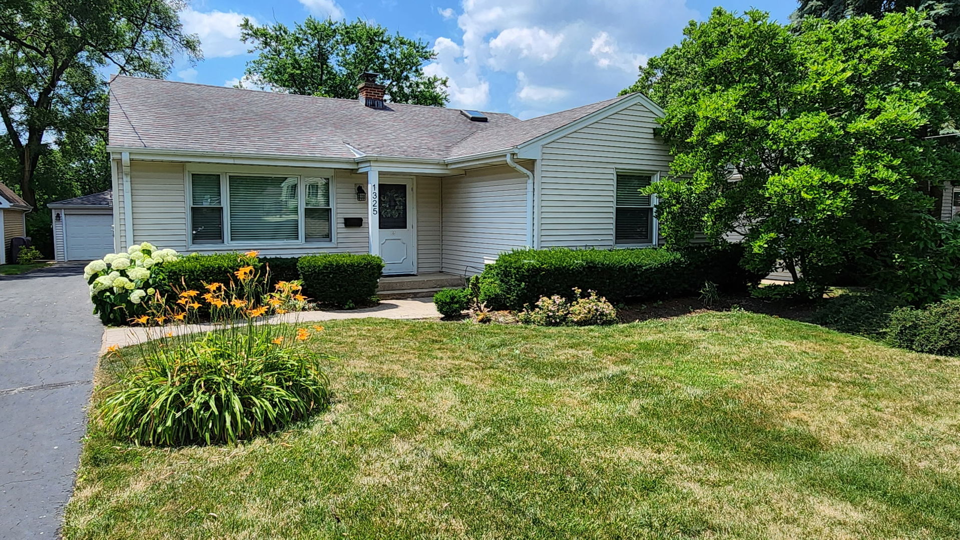 1325 Reid Street, Western Springs, IL 60558