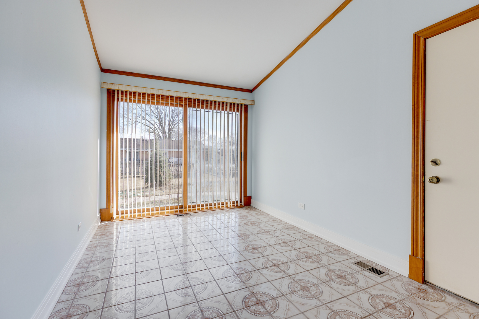 1165 Mayfield Lane, Hoffman Estates, IL 60169