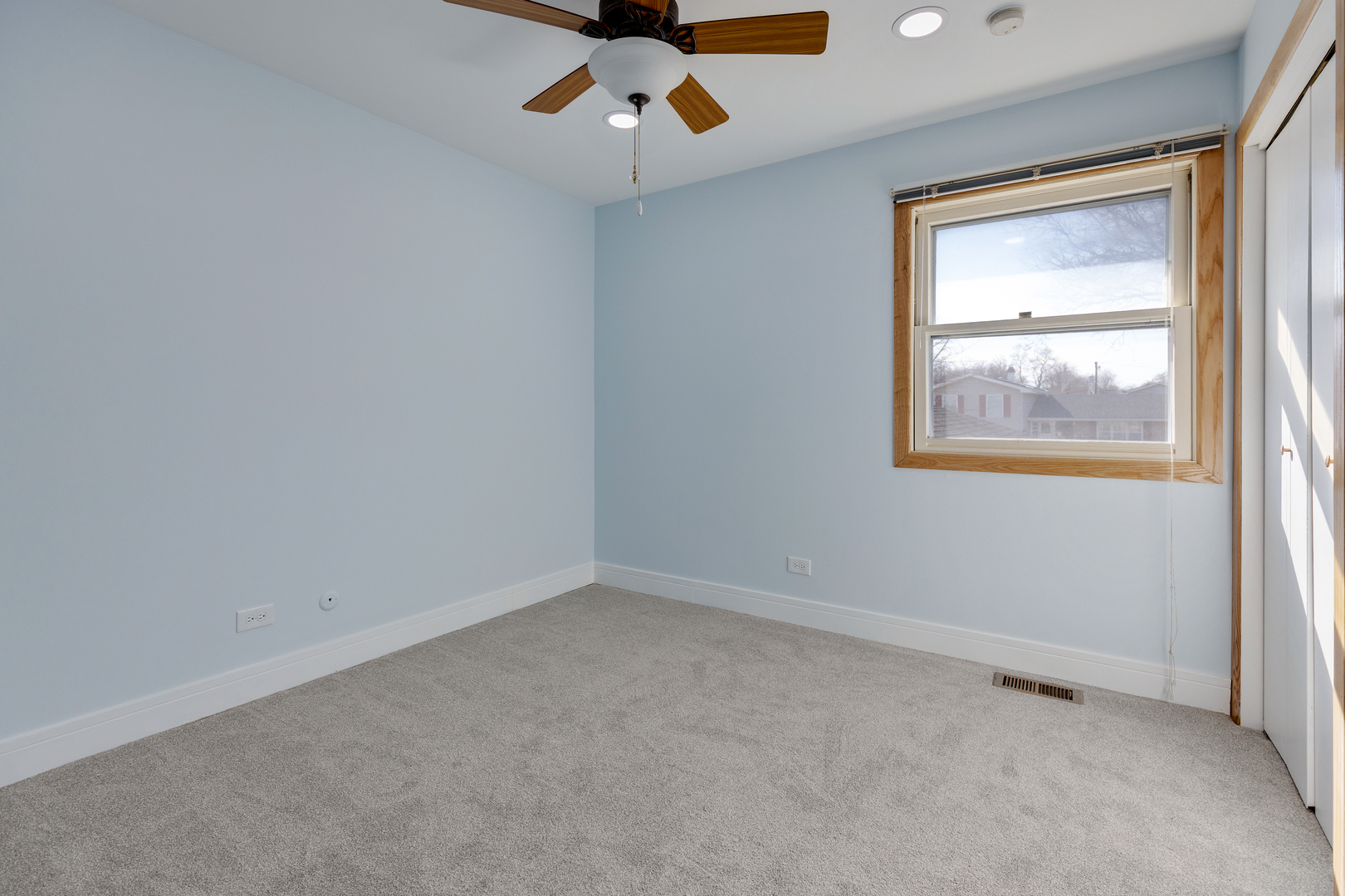 1165 Mayfield Lane, Hoffman Estates, IL 60169