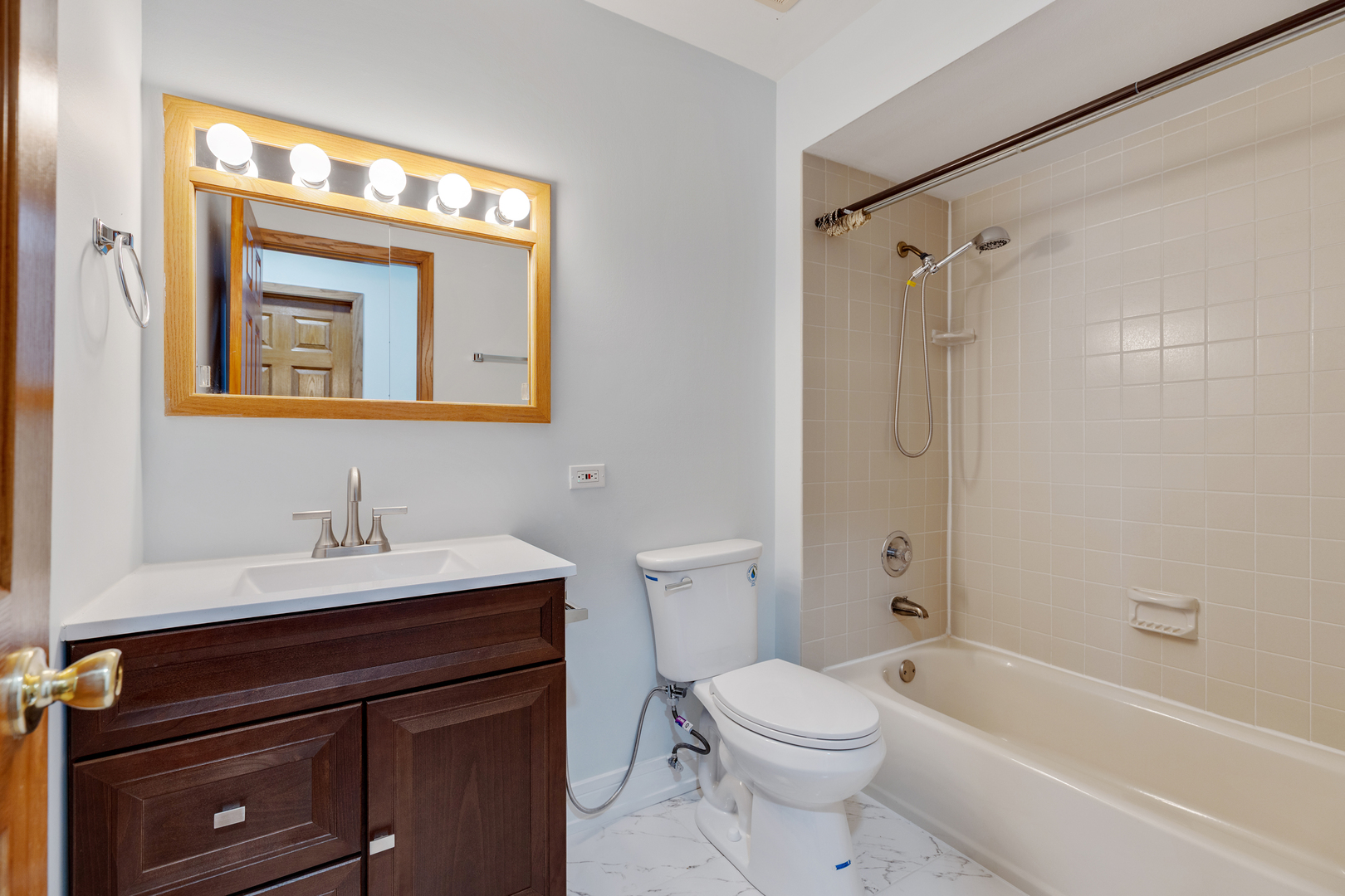1165 Mayfield Lane, Hoffman Estates, IL 60169