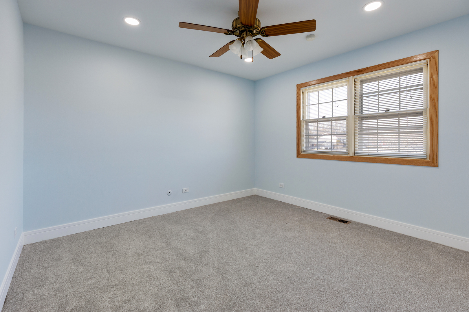 1165 Mayfield Lane, Hoffman Estates, IL 60169