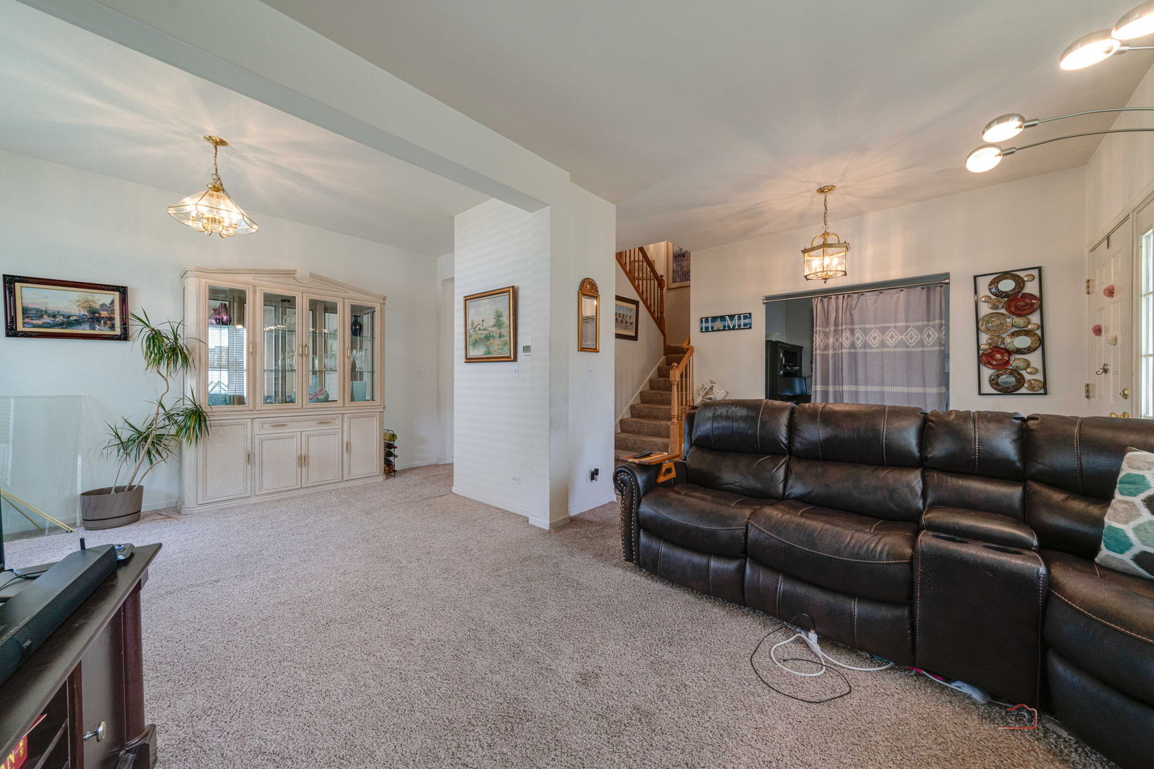 399 W Cambria Drive, Round Lake, IL 60073