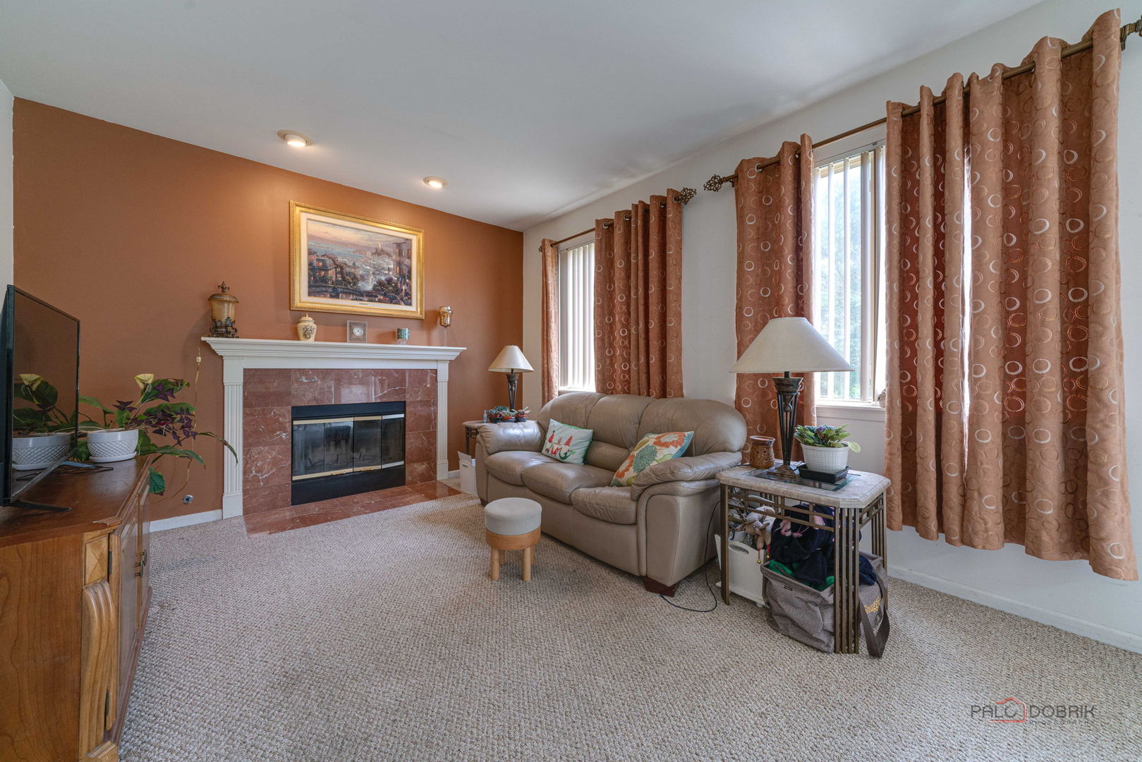 399 W Cambria Drive, Round Lake, IL 60073