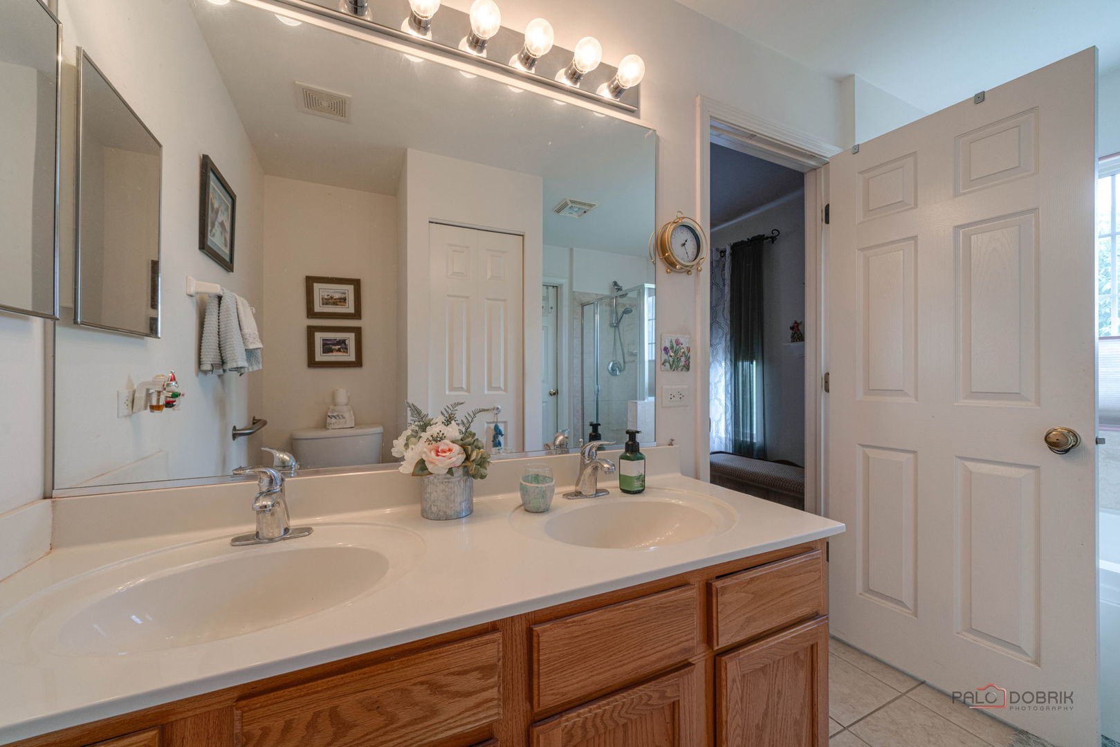 399 W Cambria Drive, Round Lake, IL 60073
