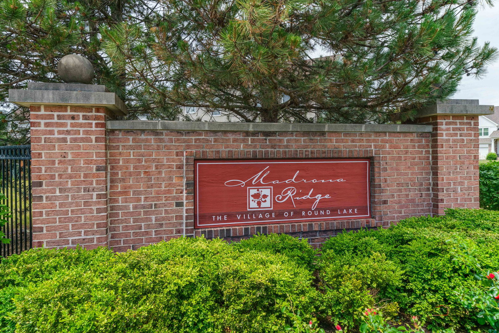 399 W Cambria Drive, Round Lake, IL 60073