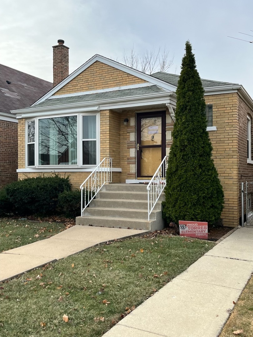 6822 S Kenneth Avenue, Chicago, IL 60629