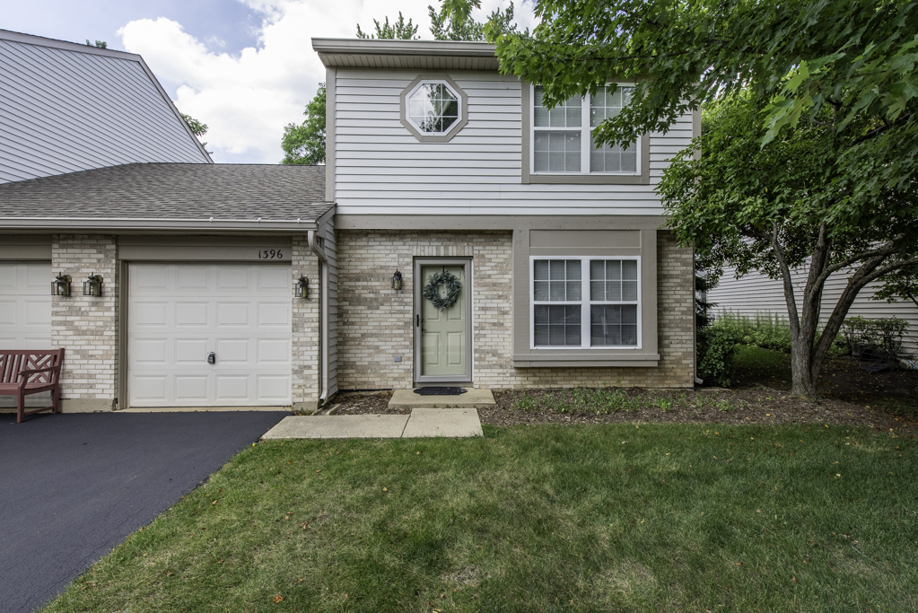 1396 W Split Oak Circle, Round Lake Beach, IL 60073