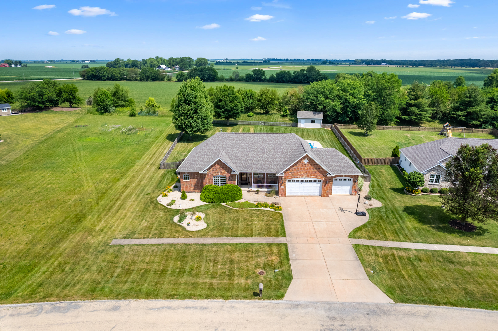 990 Fox Trail Lane, Somonauk, IL 60552