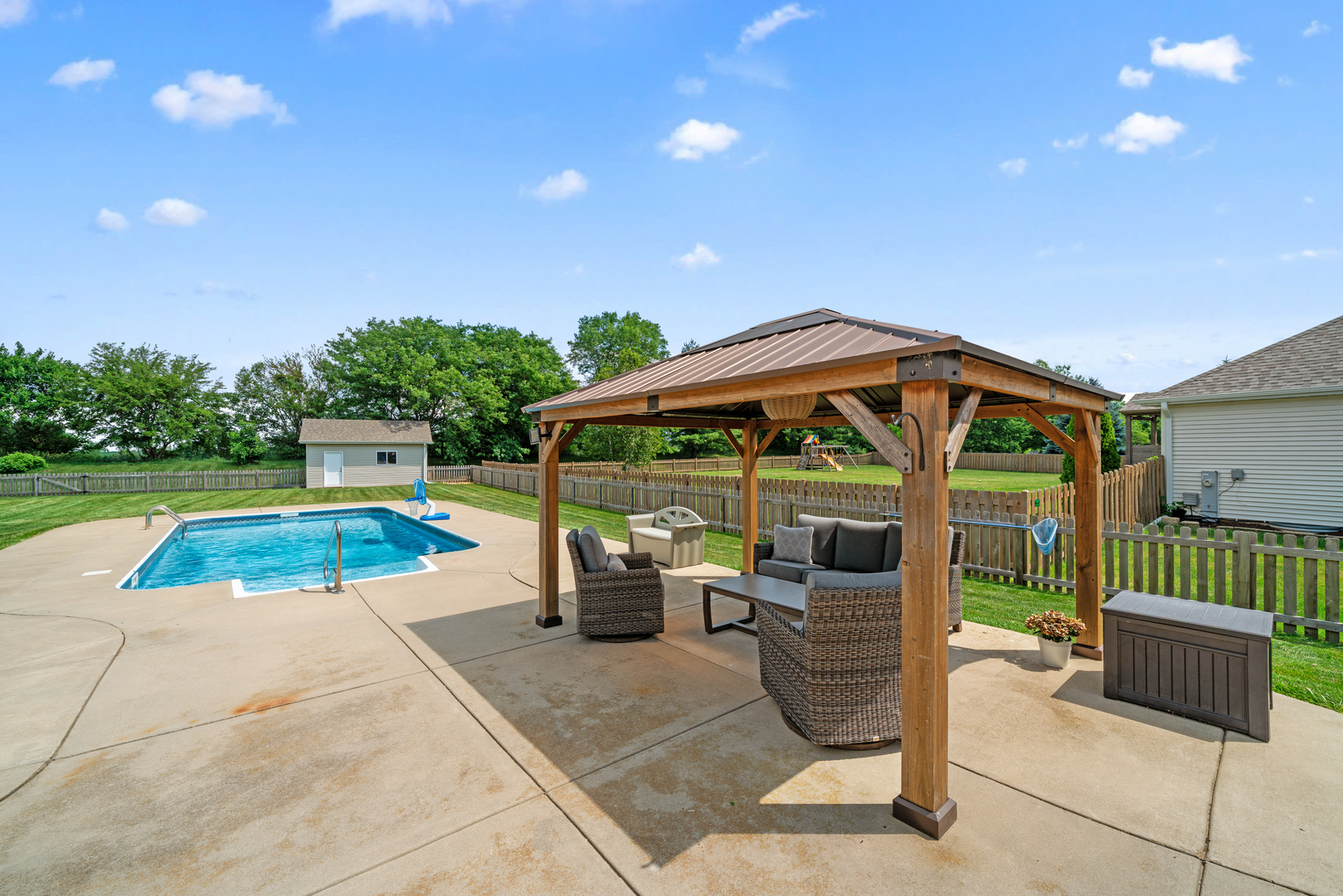 990 Fox Trail Lane, Somonauk, IL 60552